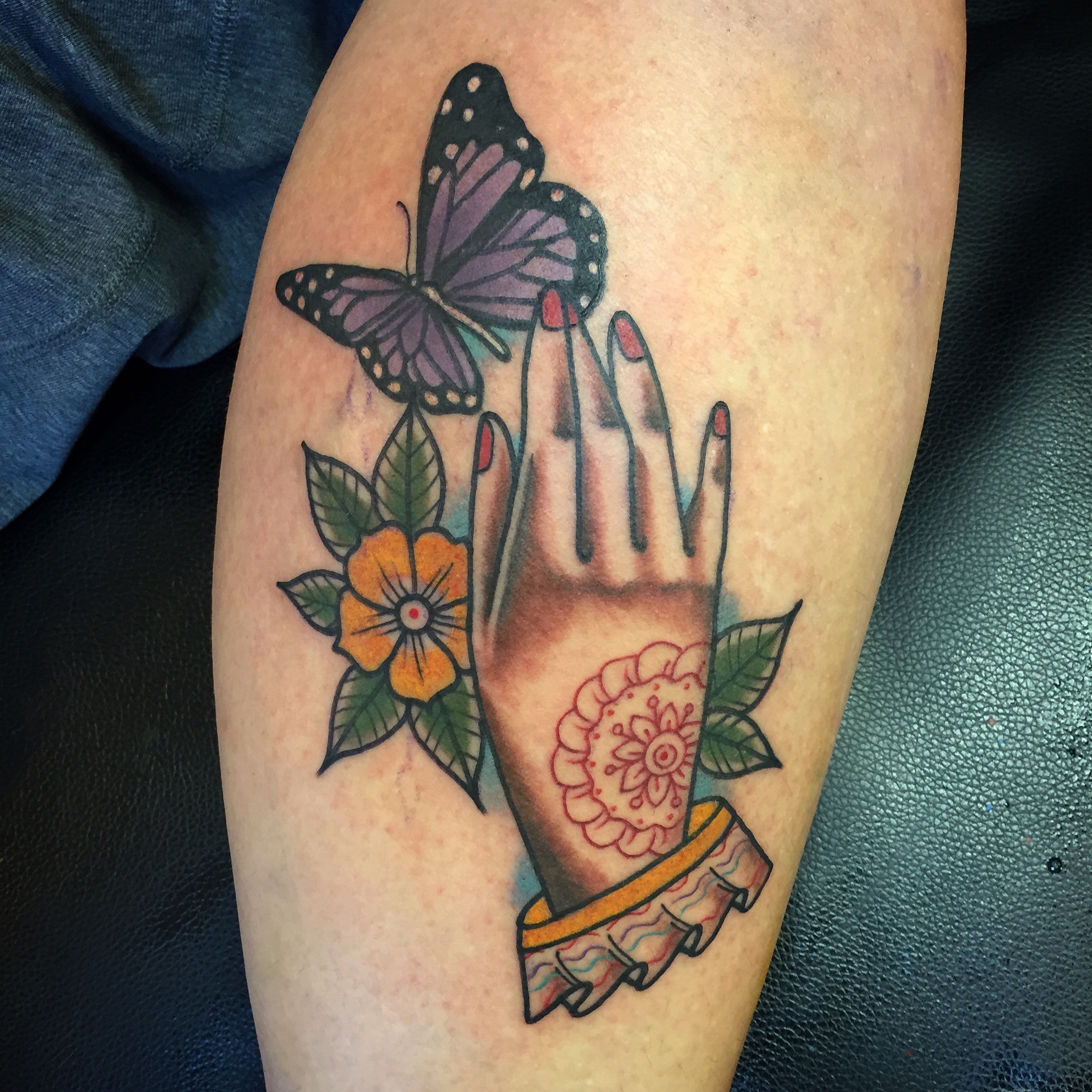 800c_hand-butterfly-flower