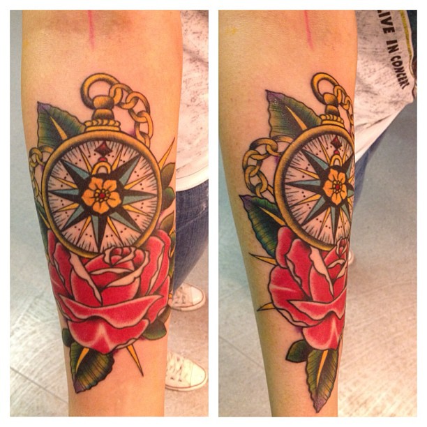 943_kompass-mit-rose